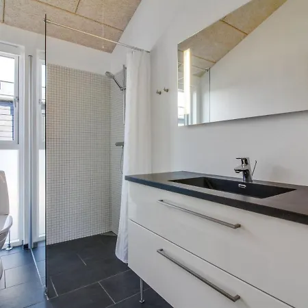 Aron - 700m From The Sea In Nw Jutland By Interhome بيت للعطل